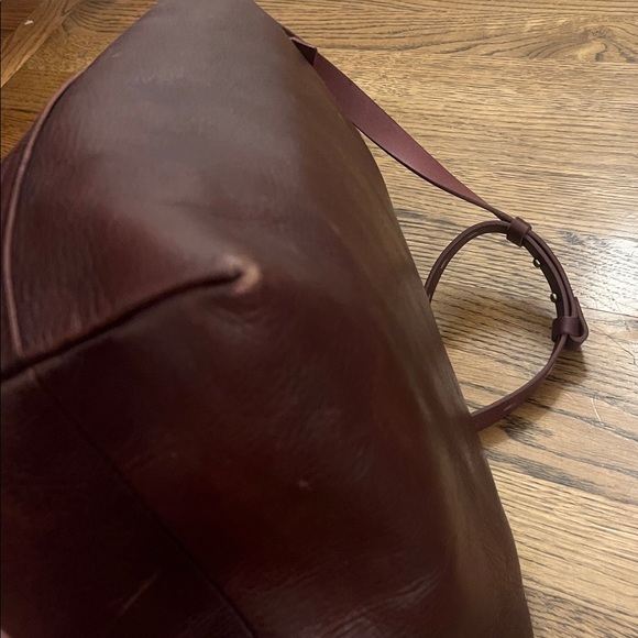 Madewell Medium transporter Tote in Burgundy - Picture 5 of 14